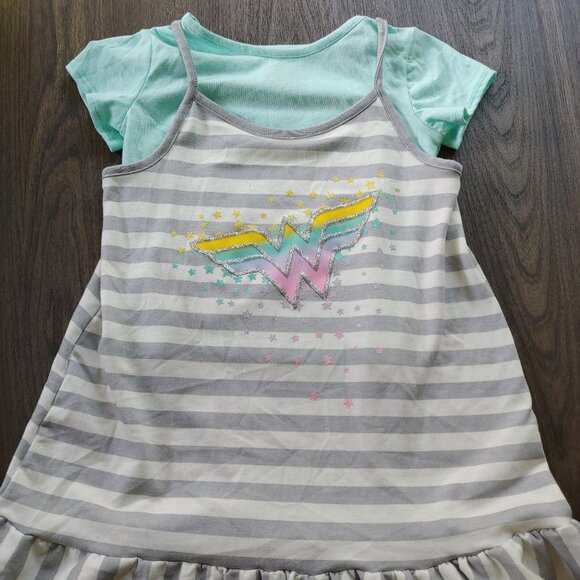 2 piece Gray Stripe Wonder Woman Dress  6/6X - Picture 1 of 3